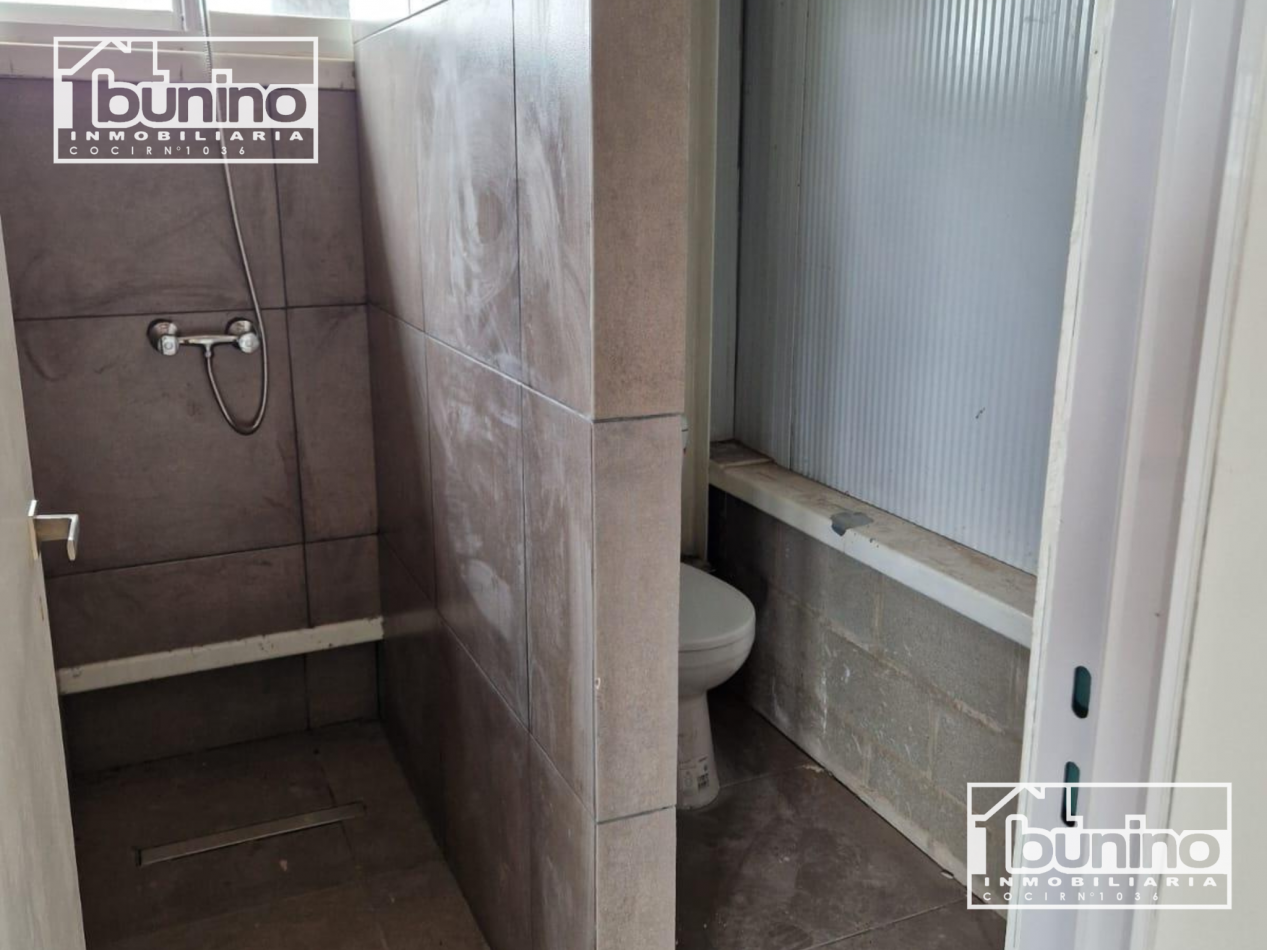 Galpon en alquiler permanente en zona industrial - Roldan