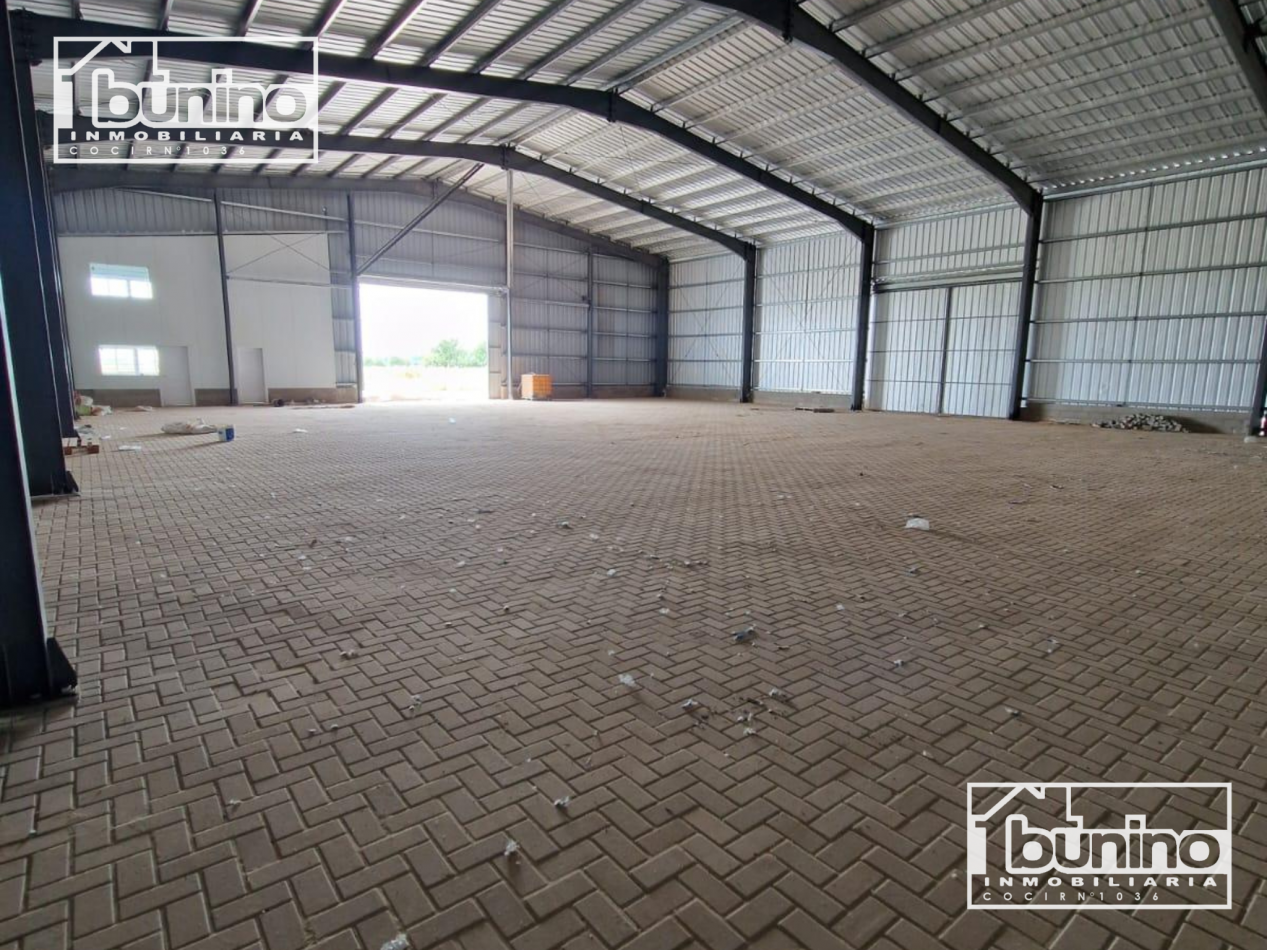 Galpon en alquiler permanente en zona industrial - Roldan