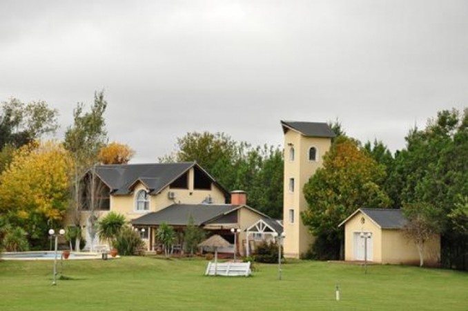 importante Casa de 4 dormitorios en Funes, Santa Fe