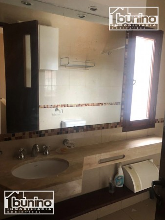 Casa en alquiler de 3 dormitorios - Zona norte, Rosario