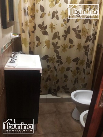 Casa en alquiler de 3 dormitorios - Zona norte, Rosario
