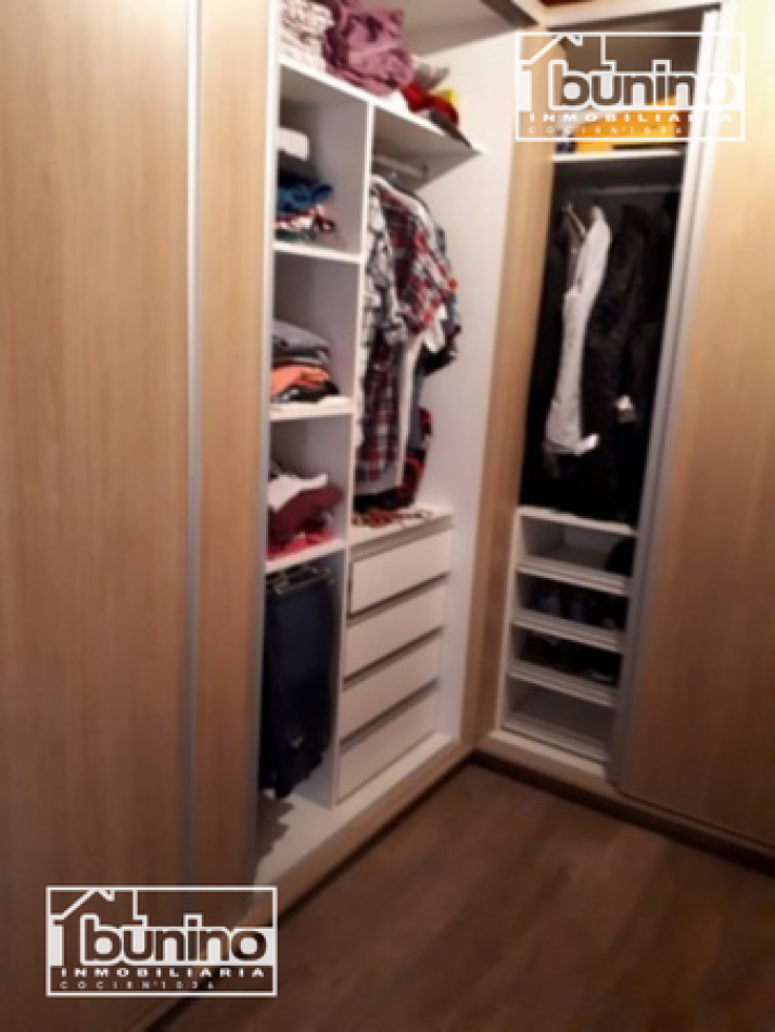 Propiedad EN VENTA en Funes - 4 Dormitorios