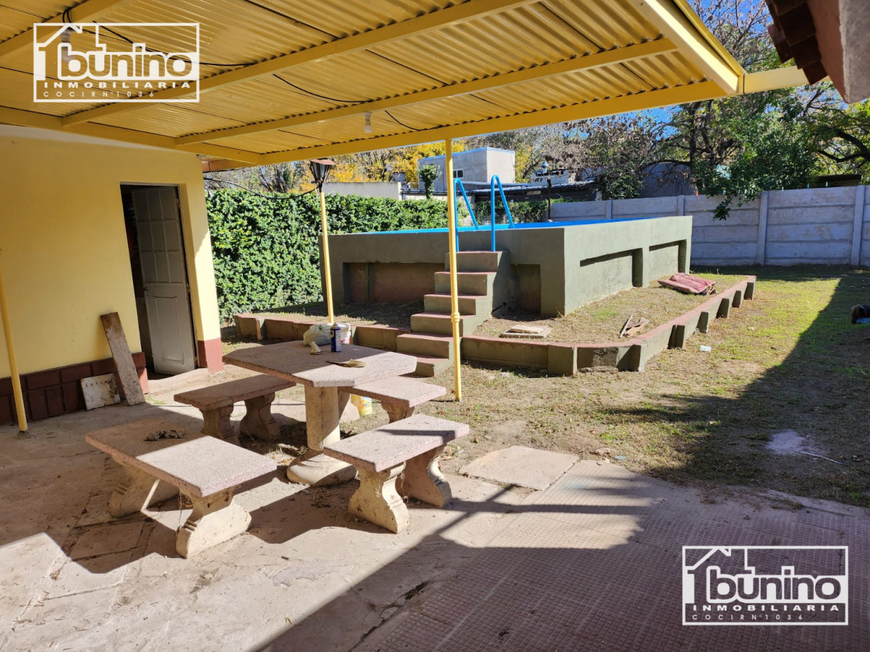 Casa de dos habitaciones en alquiler - Funes