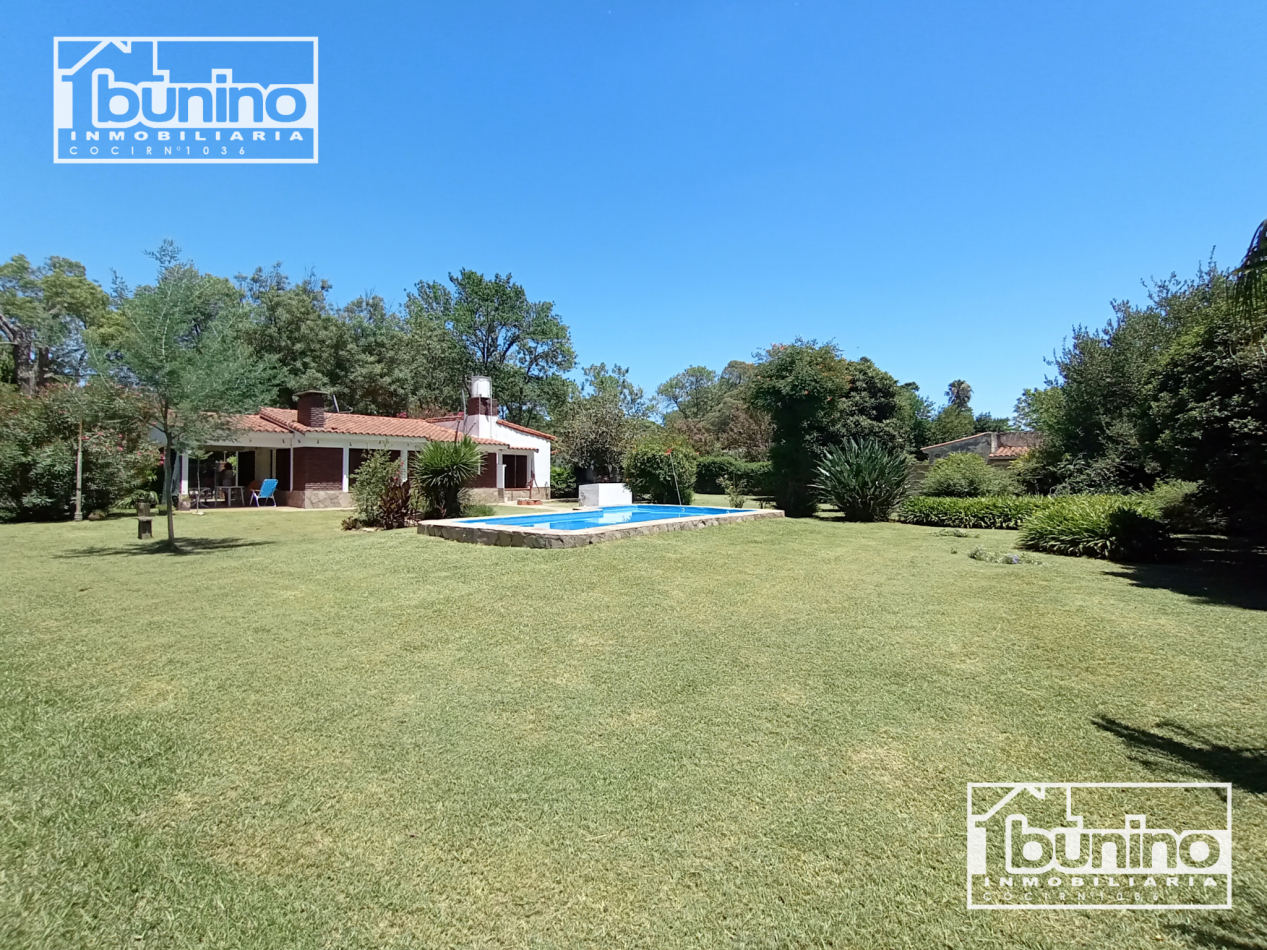 Casa alquiler temporario 3 habitaciones con piscina - Funes