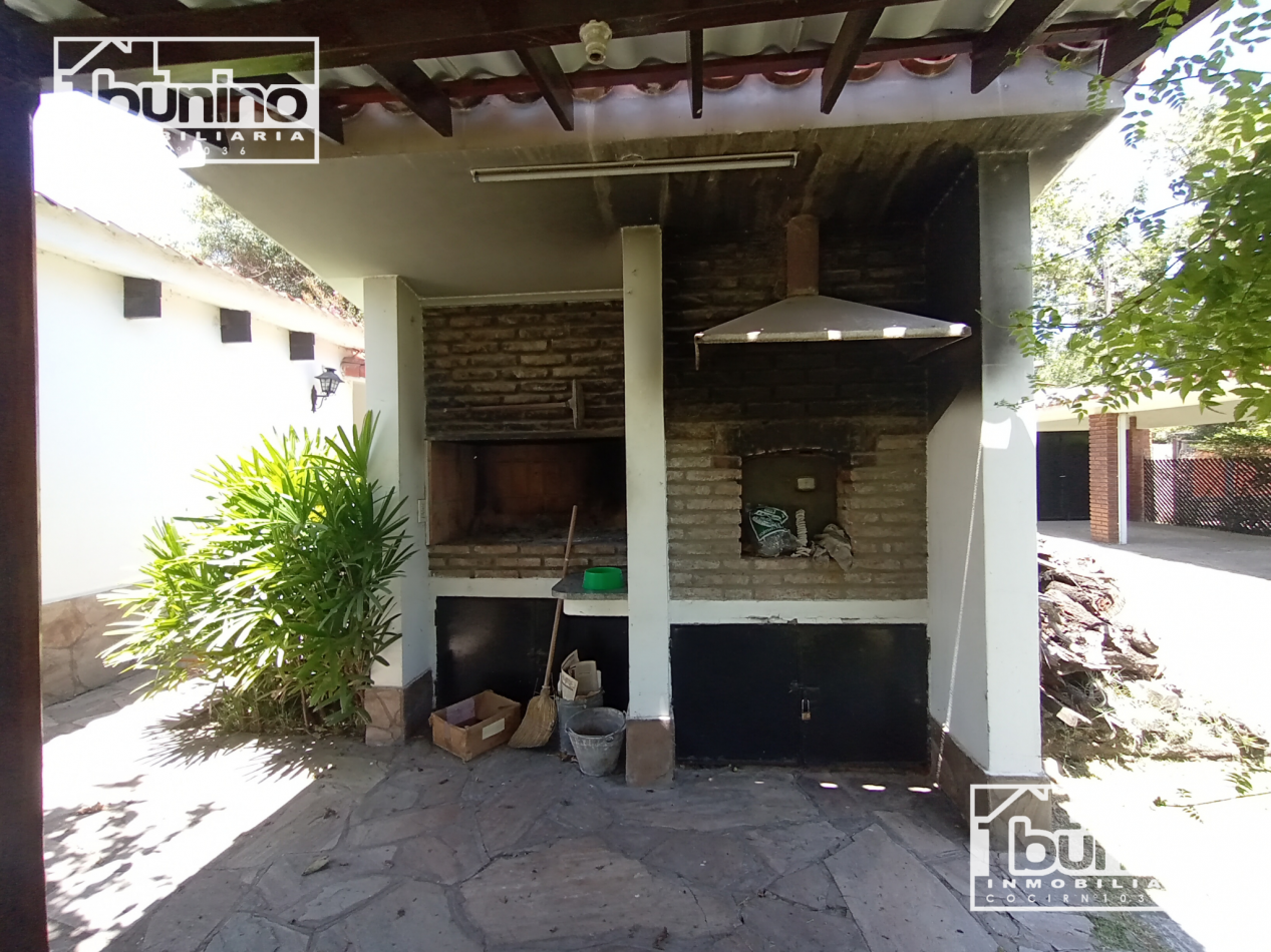 Casa alquiler temporario 3 habitaciones con piscina - Funes