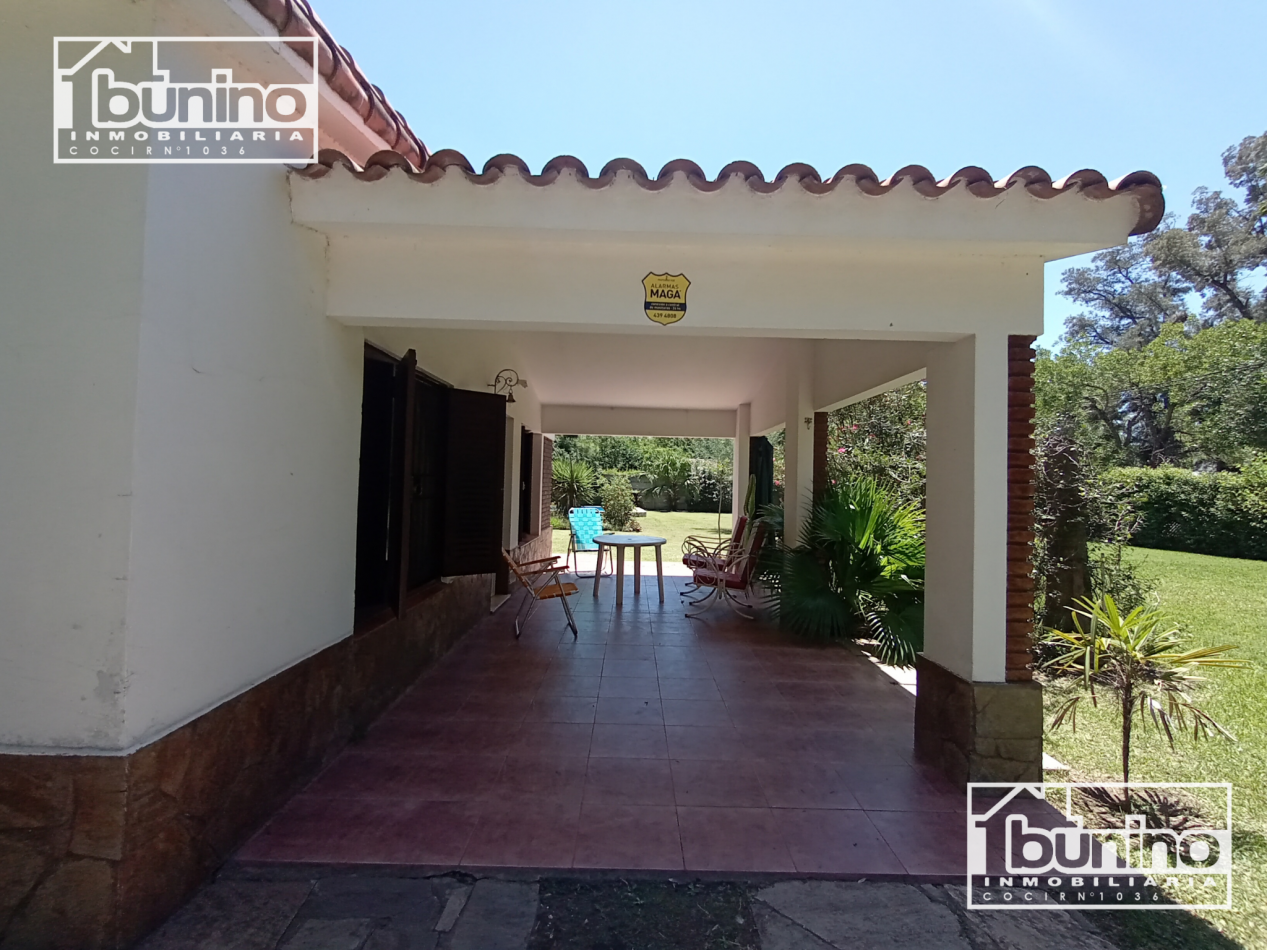 Casa alquiler temporario 3 habitaciones con piscina - Funes