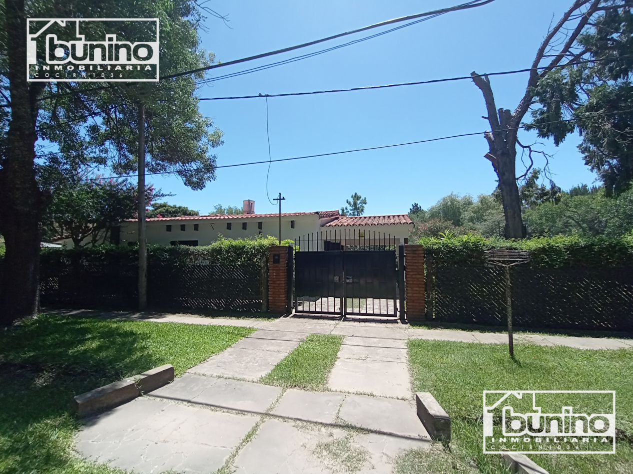 Casa alquiler temporario 3 habitaciones con piscina - Funes