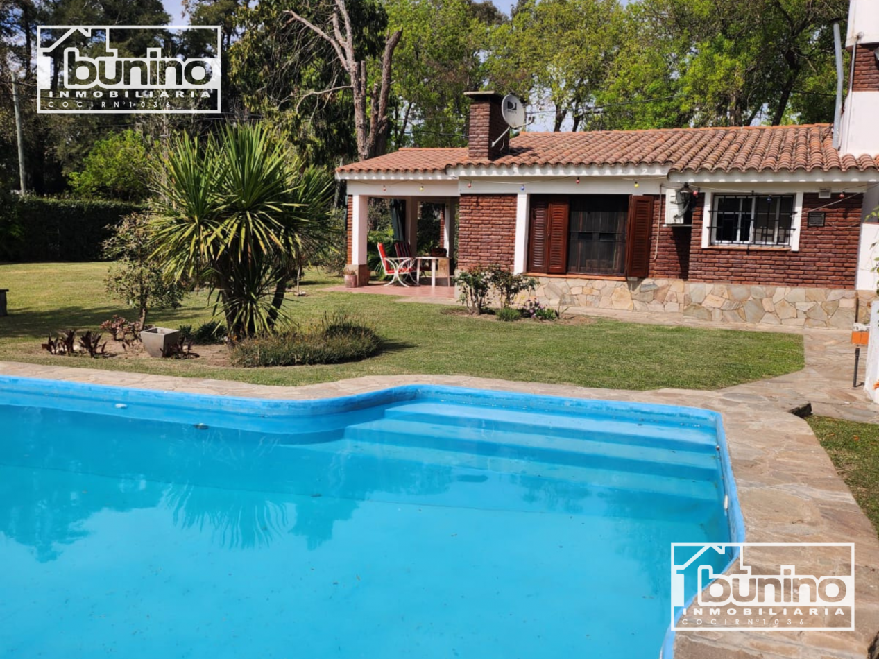 Casa alquiler temporario 3 habitaciones con piscina - Funes