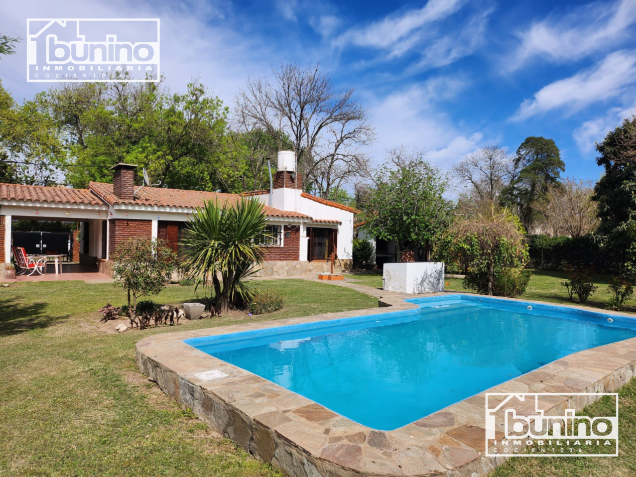 Casa alquiler temporario 3 habitaciones con piscina - Funes