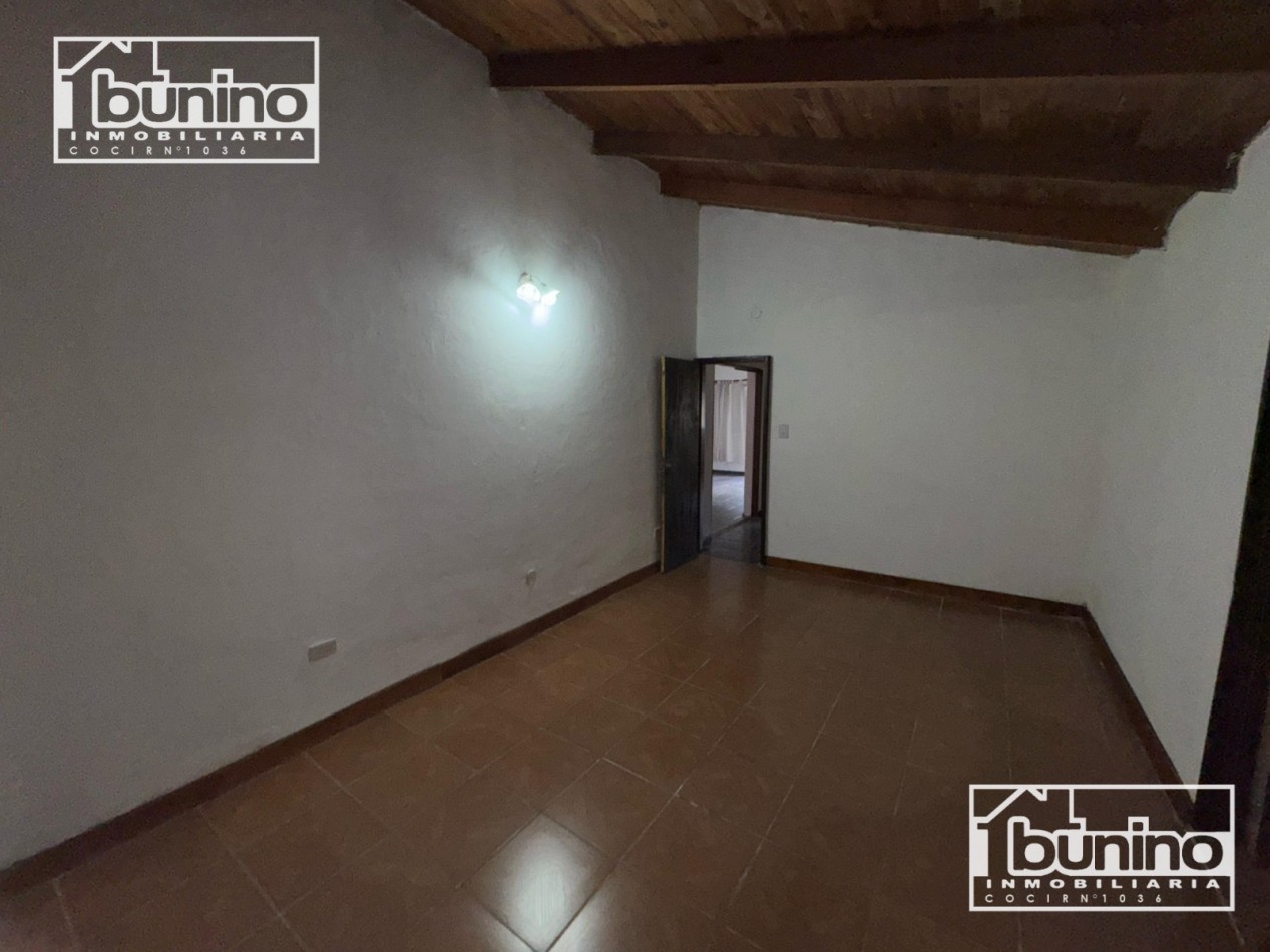 Casa EN VENTA , APTA CREDITO - 2 dorm. + comodin, Ibarlucea