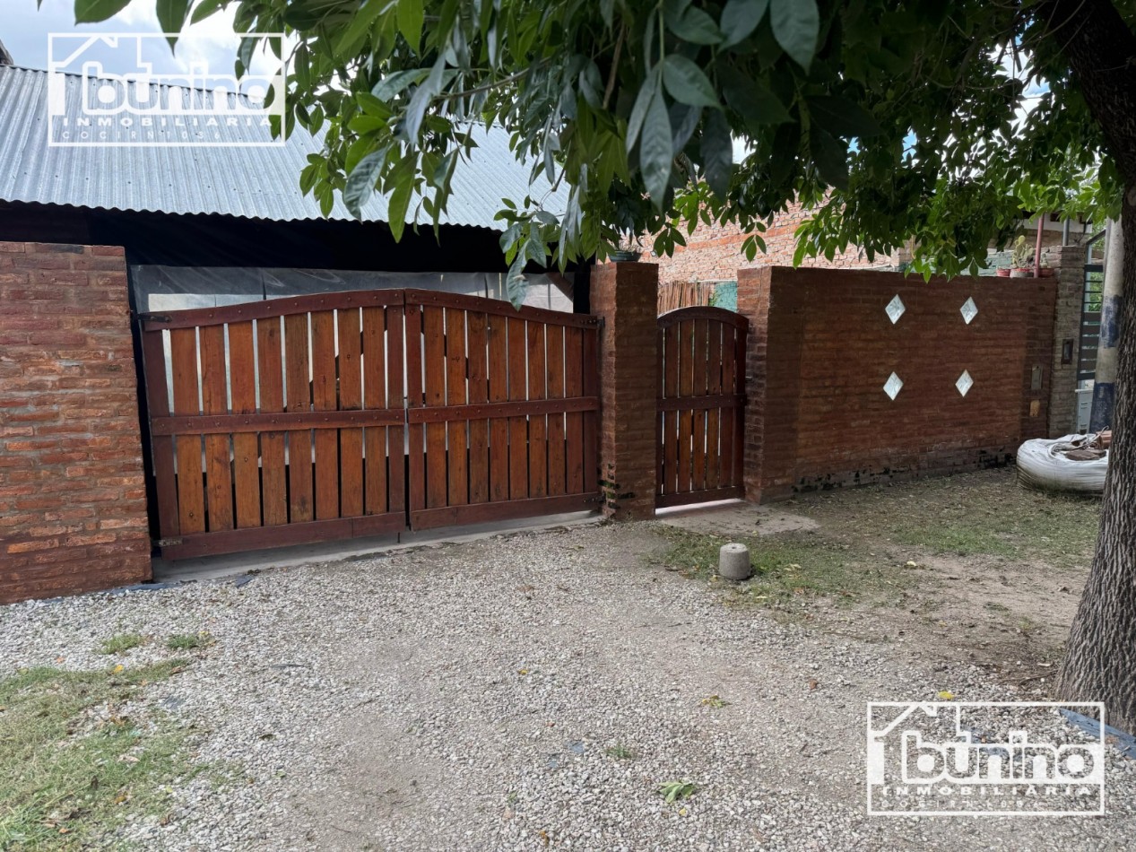 Casa EN VENTA , APTA CREDITO - 2 dorm. + comodin, Ibarlucea