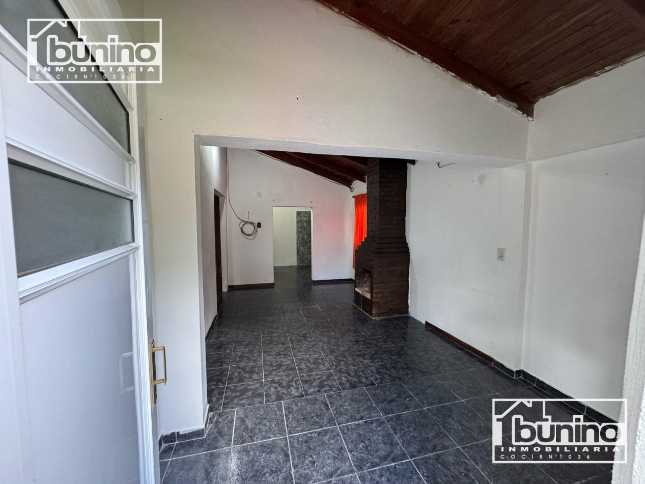 Casa EN VENTA , APTA CREDITO - 2 dorm. + comodin, Ibarlucea
