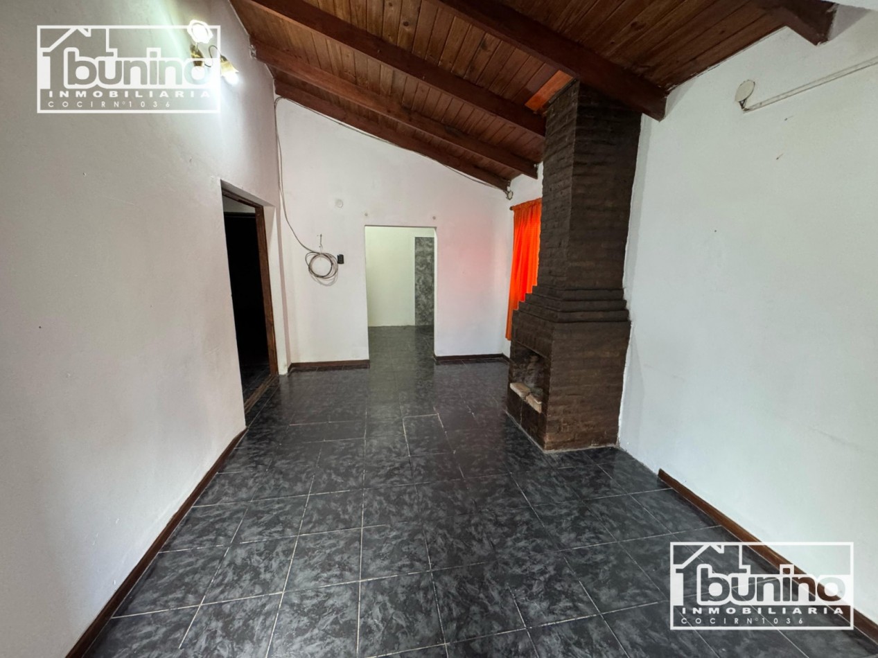 Casa EN VENTA , APTA CREDITO - 2 dorm. + comodin, Ibarlucea