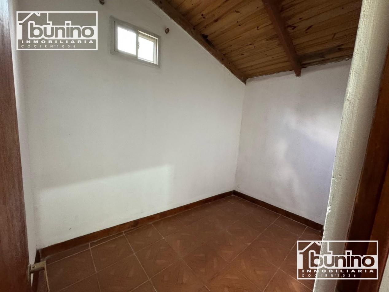 Casa EN VENTA , APTA CREDITO - 2 dorm. + comodin, Ibarlucea