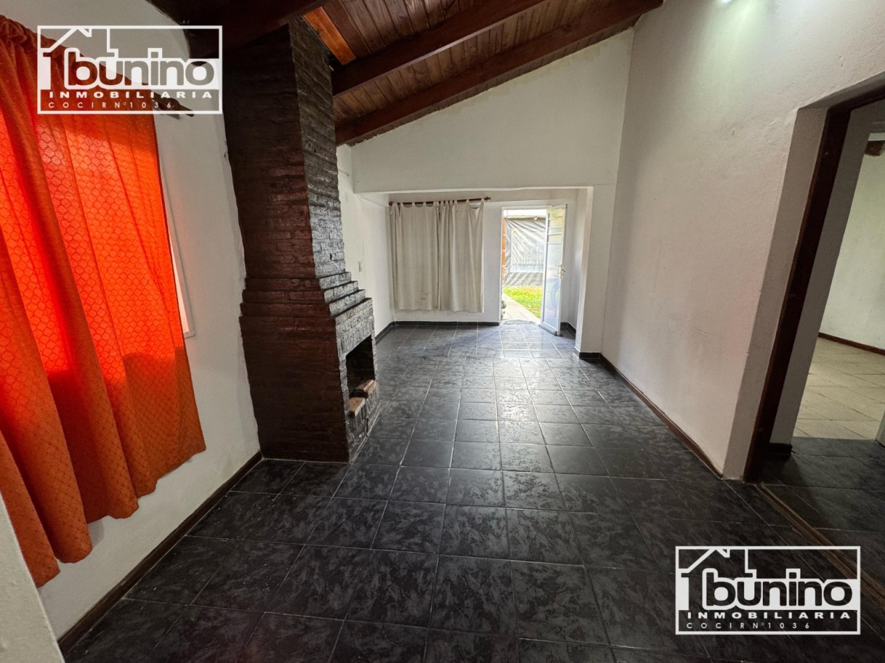 Casa EN VENTA , APTA CREDITO - 2 dorm. + comodin, Ibarlucea