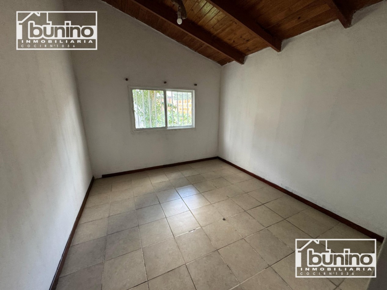 Casa EN VENTA , APTA CREDITO - 2 dorm. + comodin, Ibarlucea
