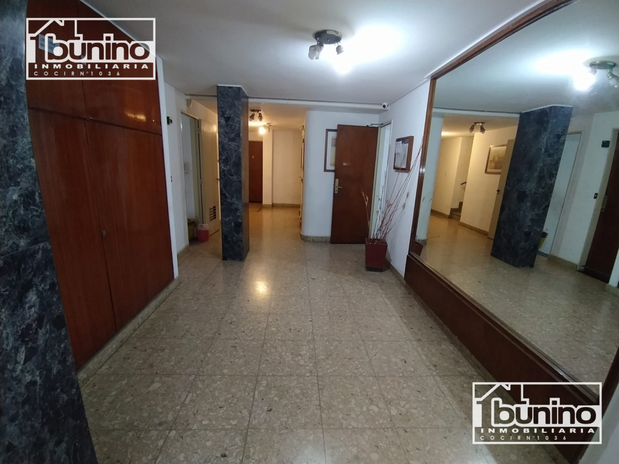 Departamento en alquiler en Rosario - 3 Dormitorios. Cochera incluida