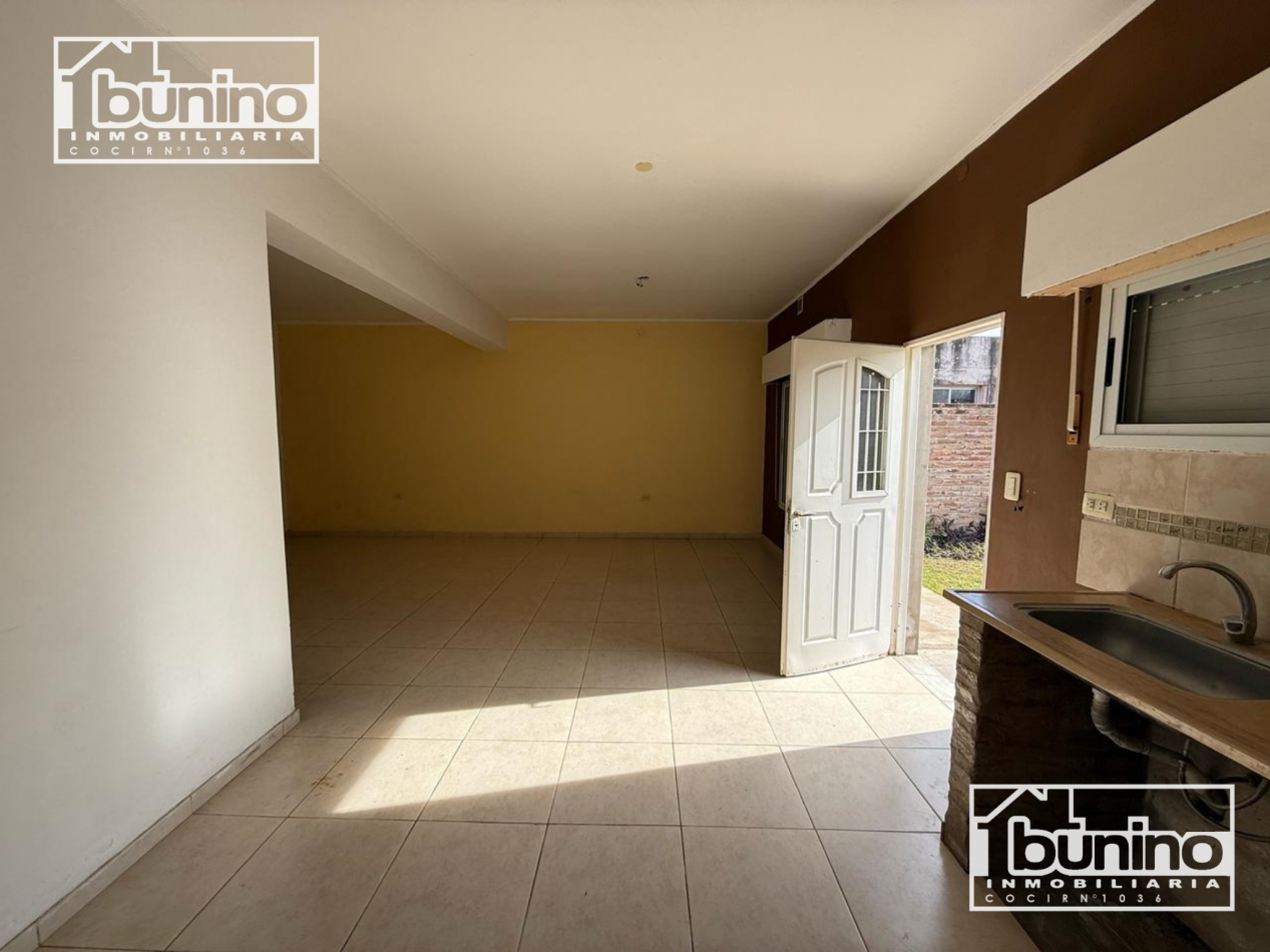 Casa de 2 dormitorios en alquiler - Ibarlucea