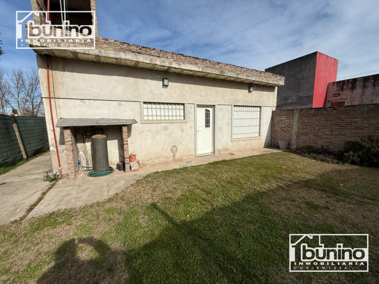 Casa de 2 dormitorios en alquiler - Ibarlucea