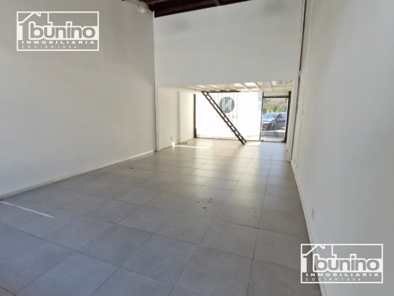 Alquiler de local comercial en Funes - Galeria Tierra Chica