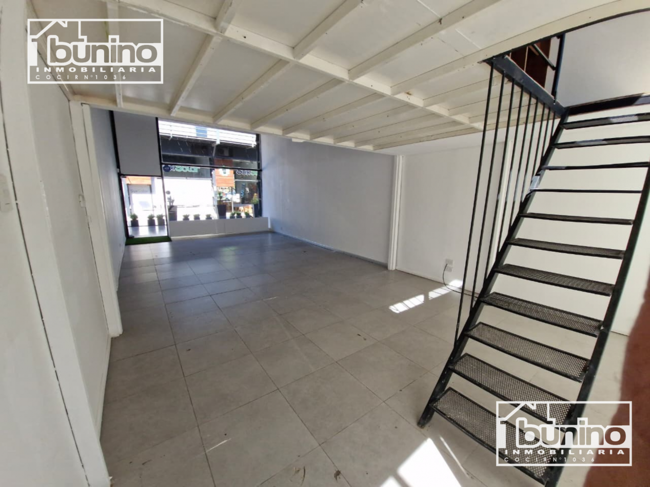 Alquiler de local comercial en Funes - Galeria Tierra Chica