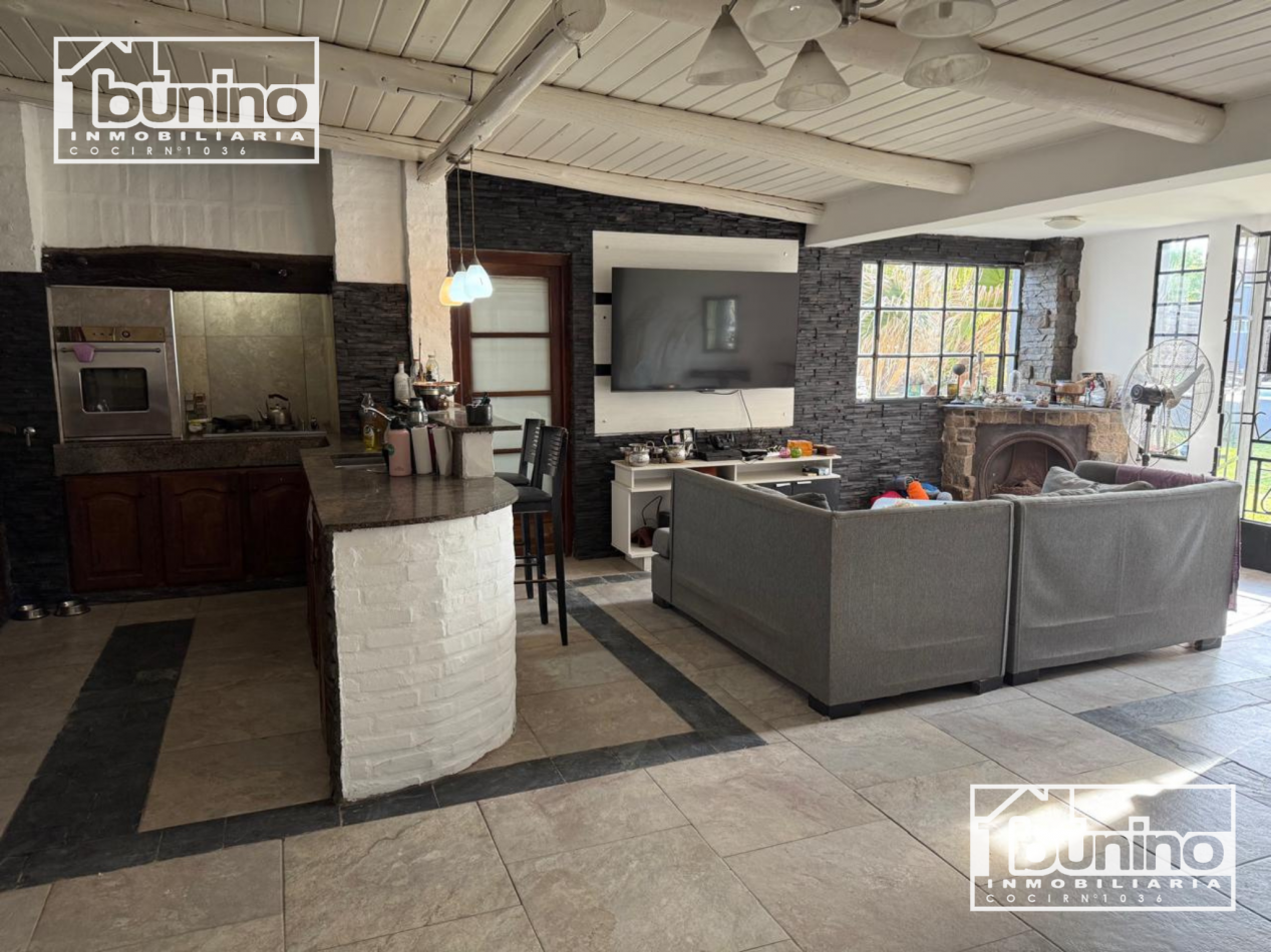 Casa en venta APTA CREDITO en Funes - 4 Dormitorios
