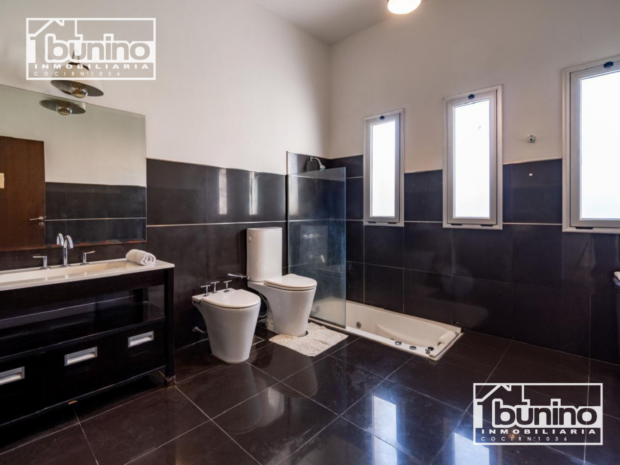 Alquiler permanente en Barrio Cerrado "Los Raigales" en Roldan - 3 Dormitorios