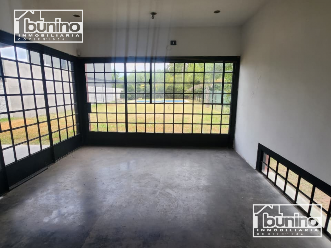 Casa en venta de 2 dormitorios - Barrio Las Tardes, Roldan