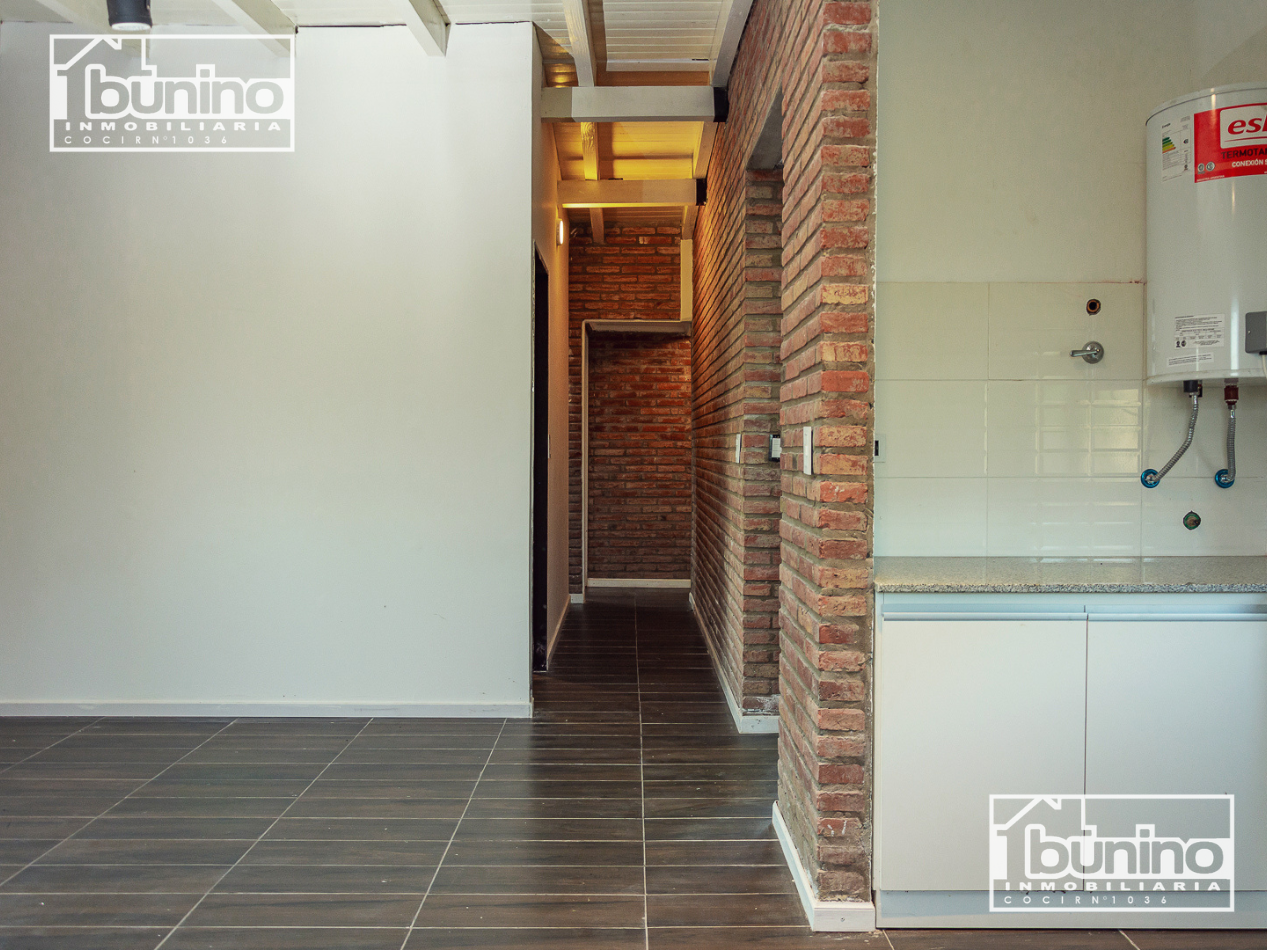 Casa en alquiler permanente en Ibarlucea, Country Las Casuarinas - 2 dormitorios, parque y piscina