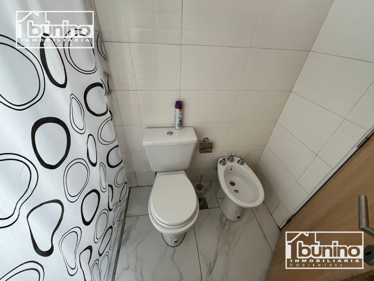 Casa en alquiler permanente en Ibarlucea, Country Las Casuarinas - 2 dormitorios, parque y piscina