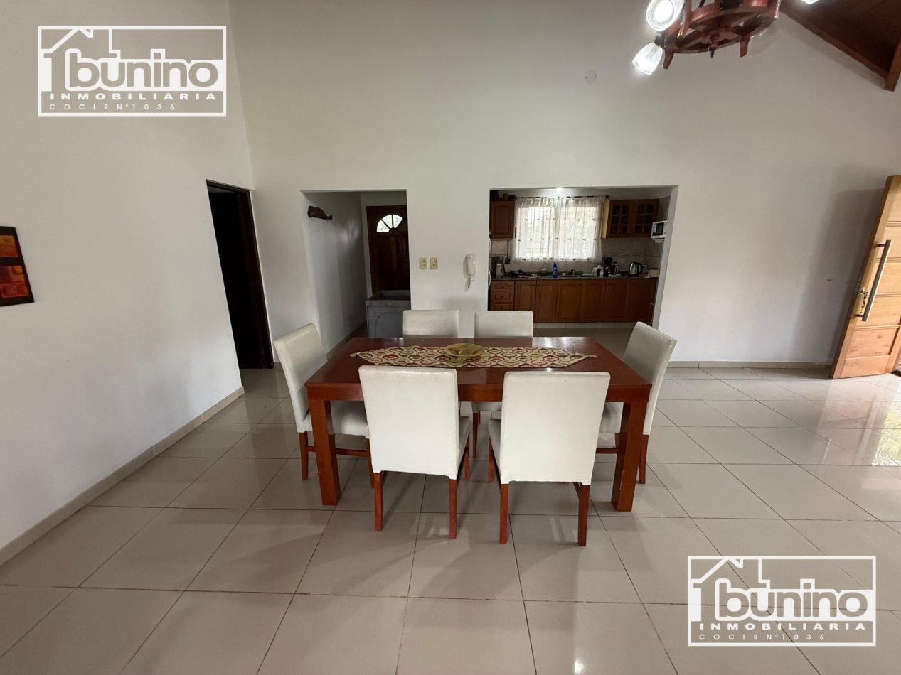 Casa amueblada en alquiler permanente en Funes - 3 Dormitorios