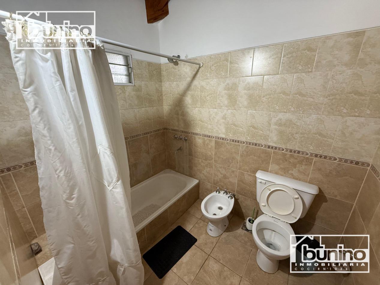 Casa amueblada en alquiler permanente en Funes - 3 Dormitorios