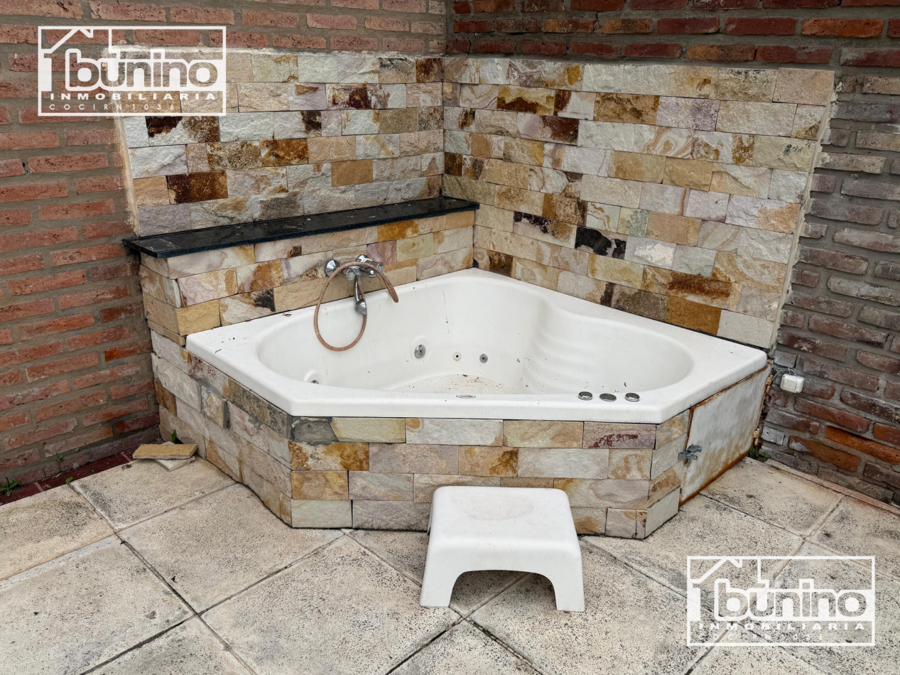 Casa amueblada en alquiler permanente en Funes - 3 Dormitorios