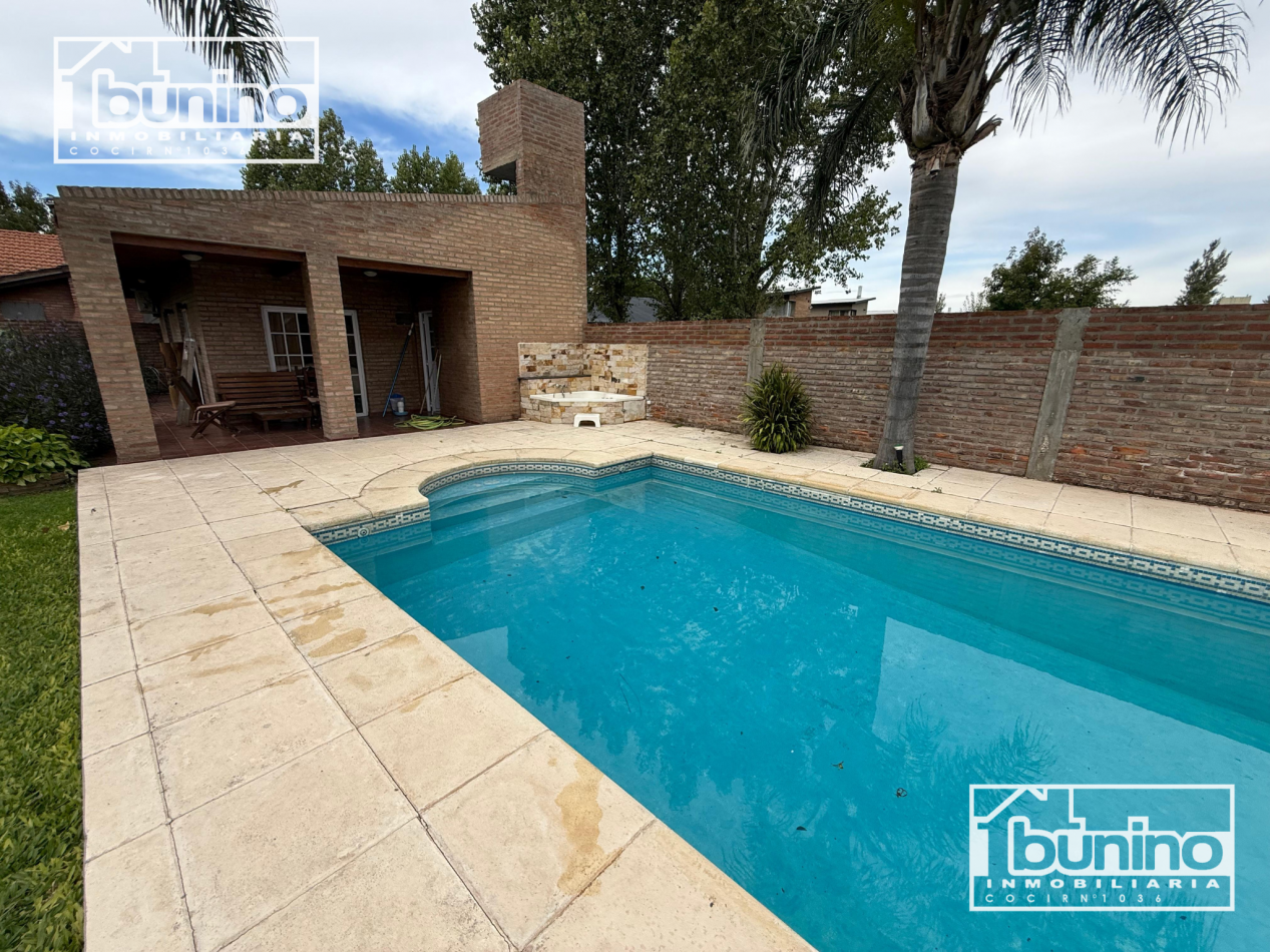 Casa amueblada en alquiler permanente en Funes - 3 Dormitorios