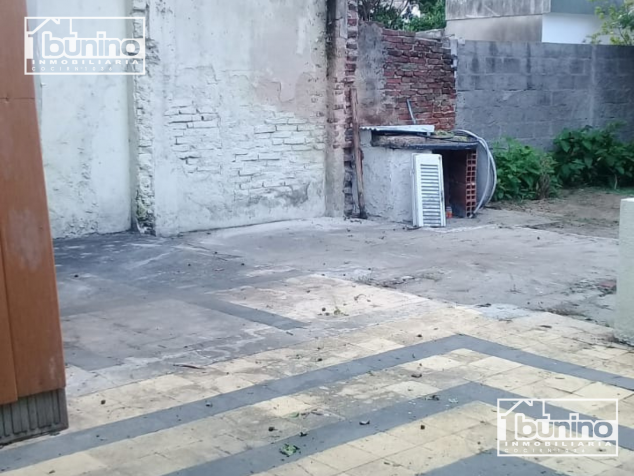 Casa a la venta de 2 dormitorios, cochera y quincho - Capitan Bermudez