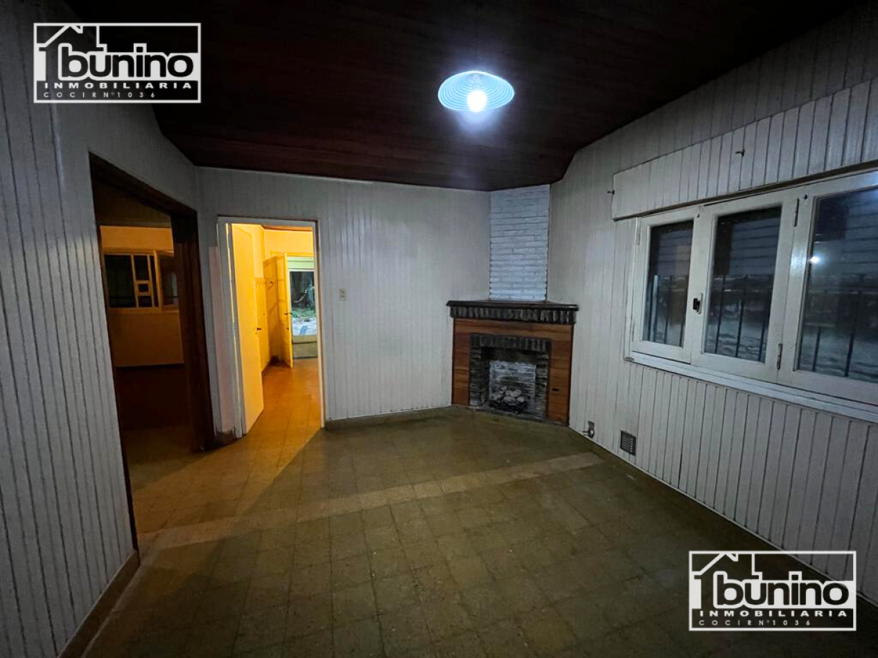 Casa a la venta de 2 dormitorios, cochera y quincho - Capitan Bermudez
