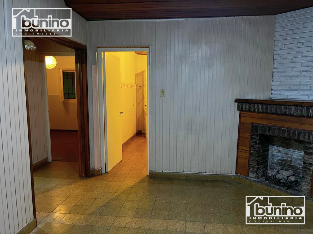 Casa a la venta de 2 dormitorios, cochera y quincho - Capitan Bermudez