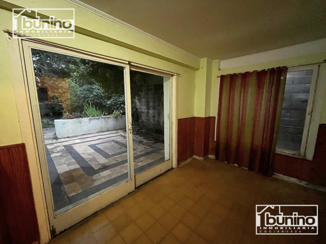 Casa a la venta de 2 dormitorios, cochera y quincho - Capitan Bermudez