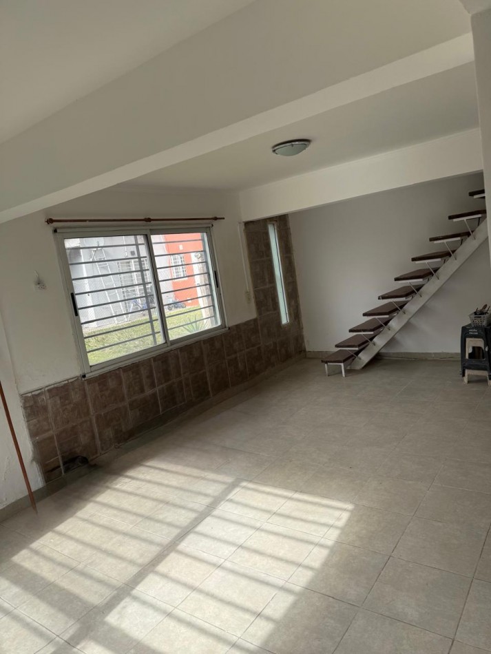 Casa en alquiler en Roldan - 2 Dormitorios