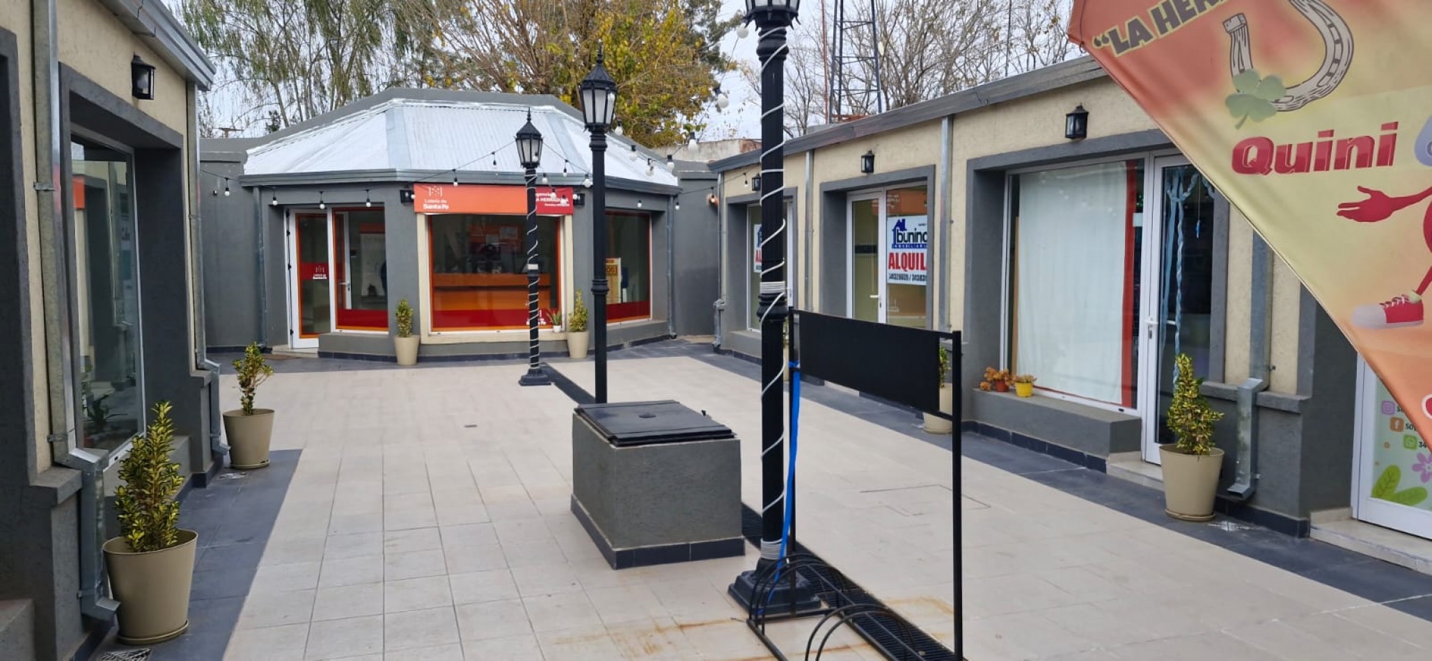 LOCAL COMERCIAL EN ALQUILER - PASEO SAN MARTIN IBARLUCEA