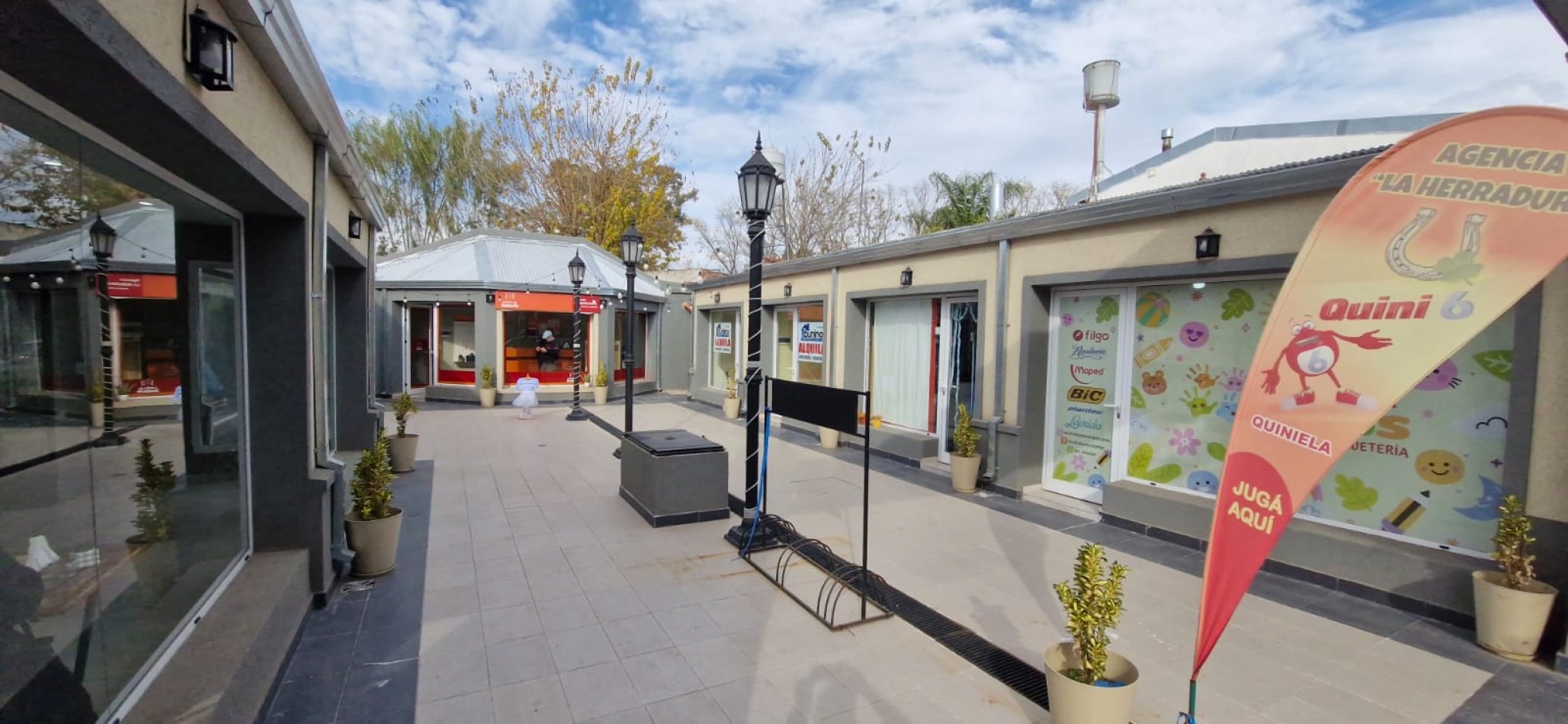 LOCAL COMERCIAL EN ALQUILER - PASEO SAN MARTIN IBARLUCEA