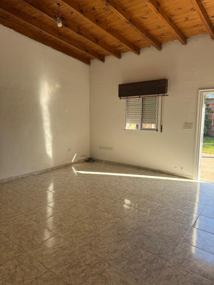 Casa 2 dormitorios en venta - Granadero Baigorria