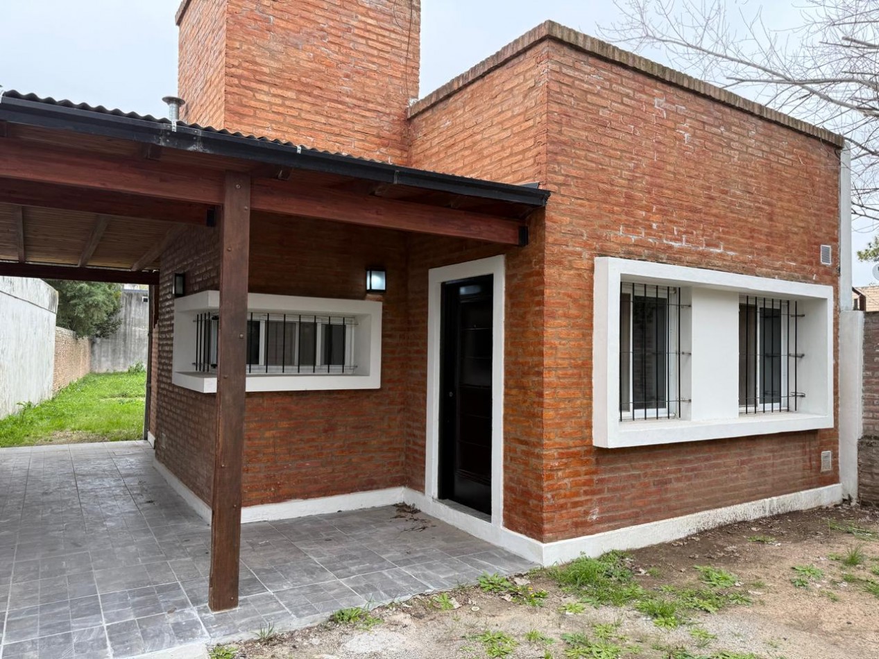 Casa en alquiler en Funes - 2 Dormitorios
