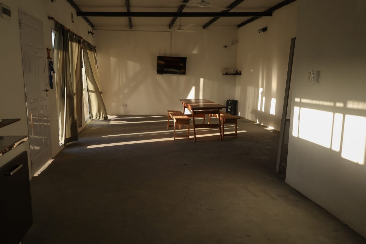 Casa tipo loft en venta en Granadero Baigorria - Con piscina y parque