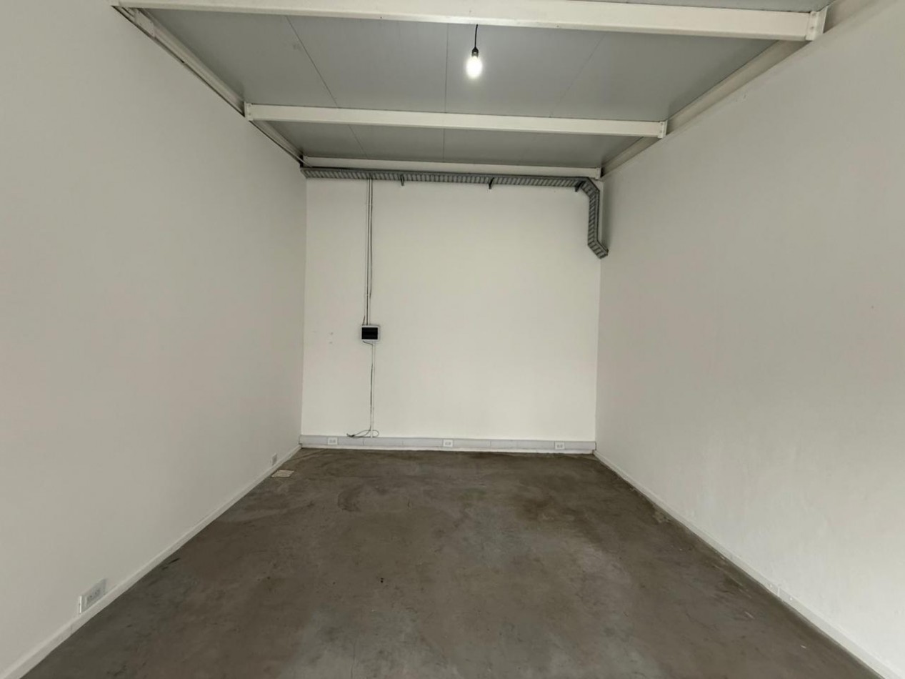 Local comercial en alquiler - Ibarlucea, Paseo comercial