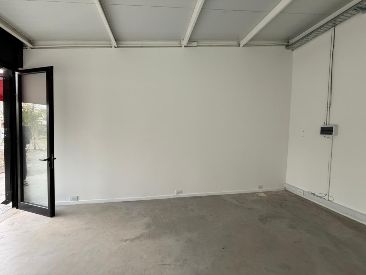 Local comercial en alquiler - Ibarlucea, Paseo comercial