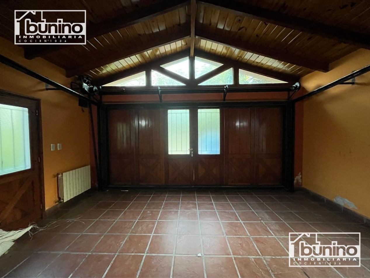 Casa en alquiler en Baigorria, 4 dormitorios - 50 metros de costanera 