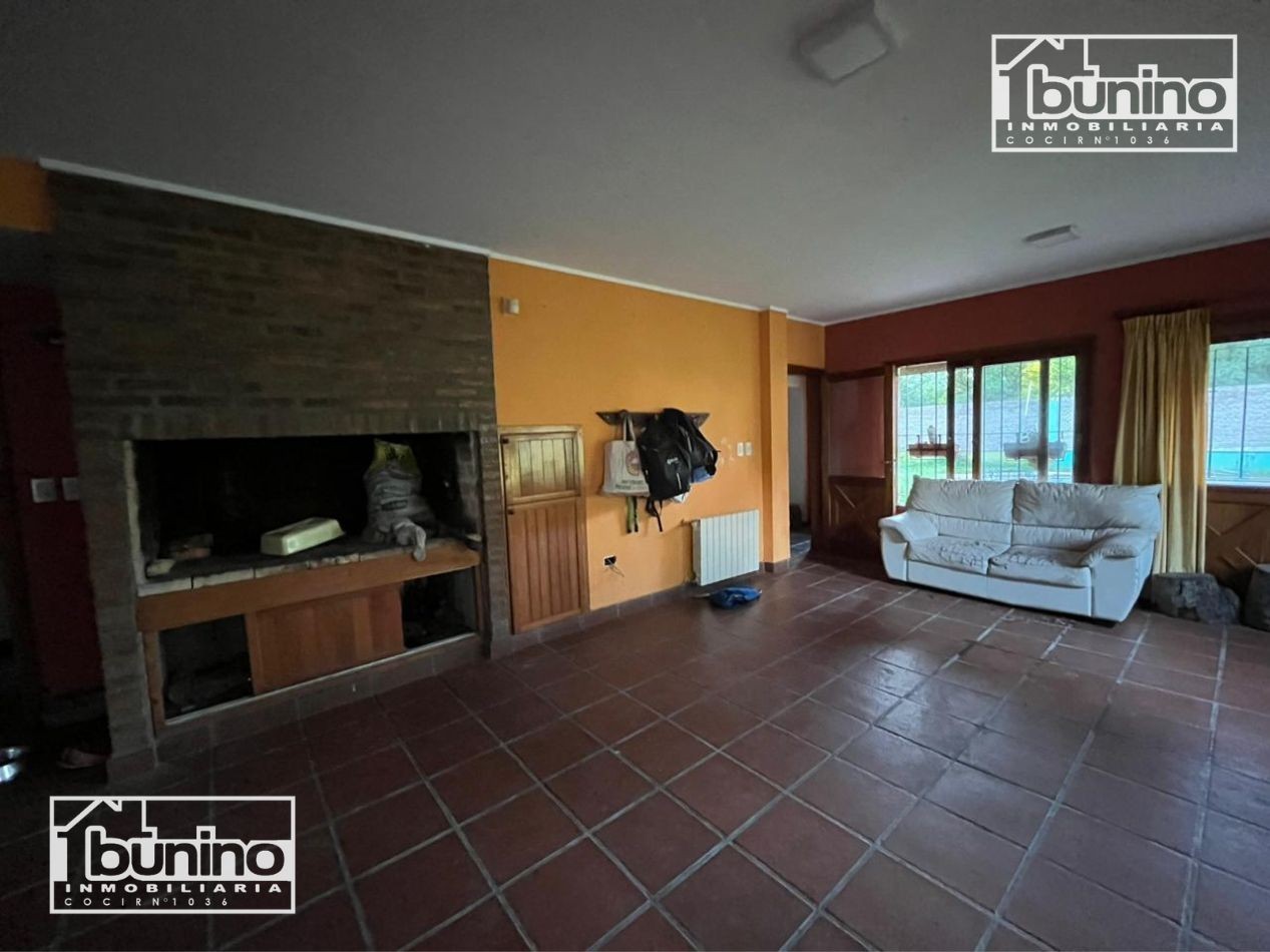 Casa en alquiler en Baigorria, 4 dormitorios - 50 metros de costanera 