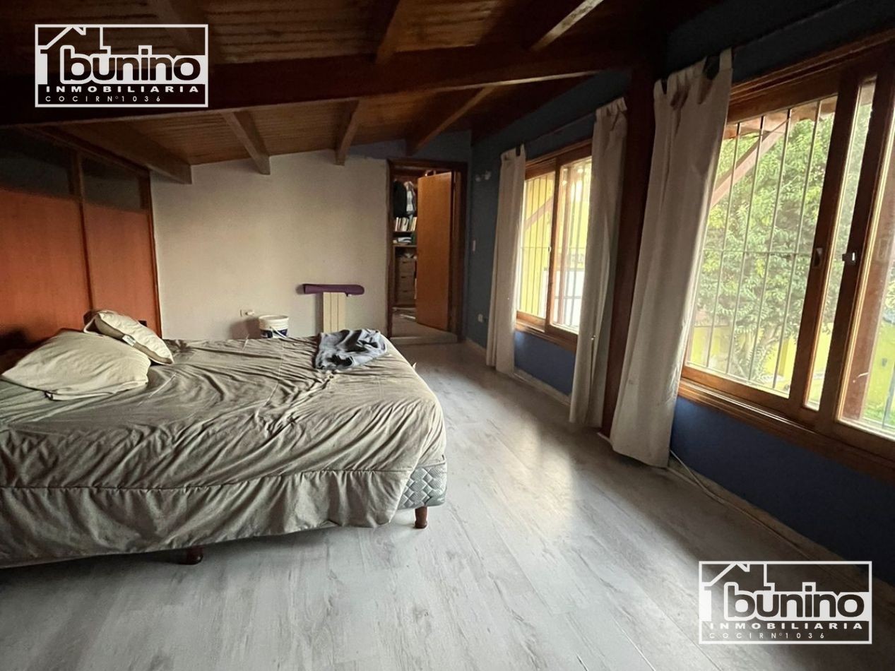 Casa en alquiler en Baigorria, 4 dormitorios - 50 metros de costanera 