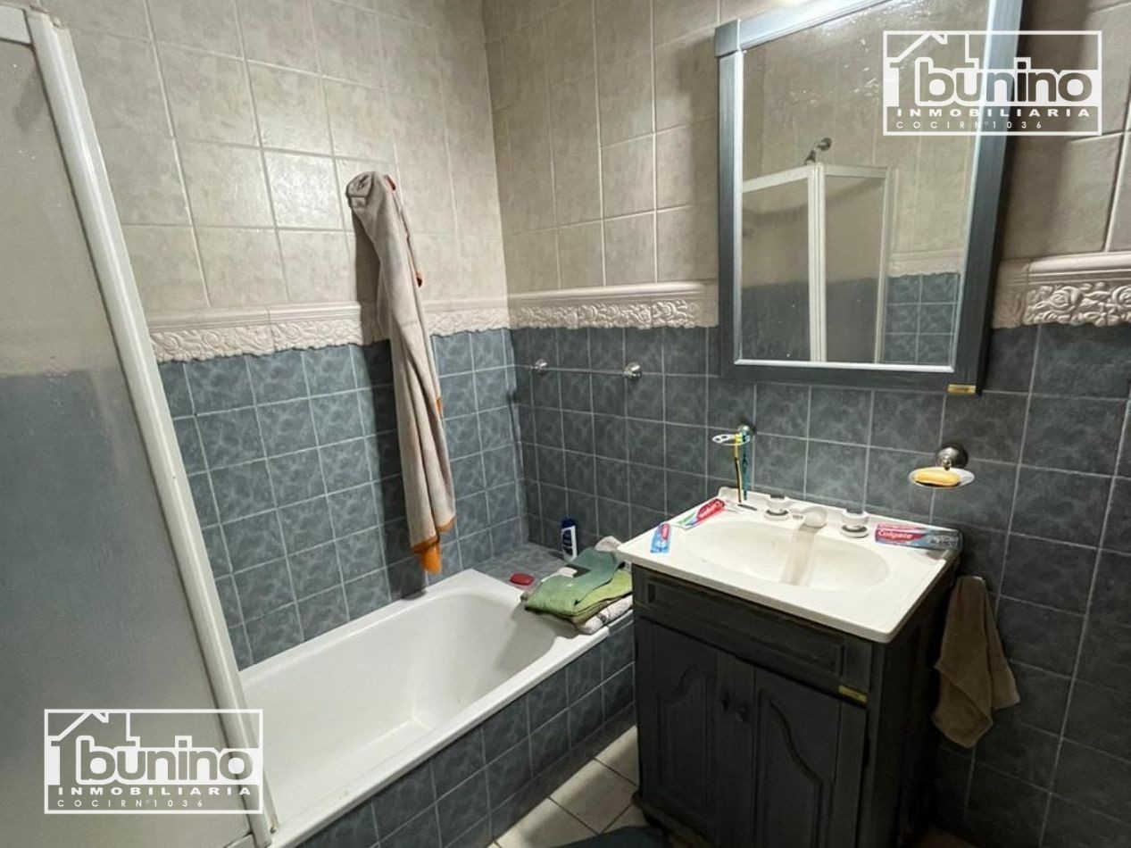 Casa en alquiler en Baigorria, 4 dormitorios - 50 metros de costanera 